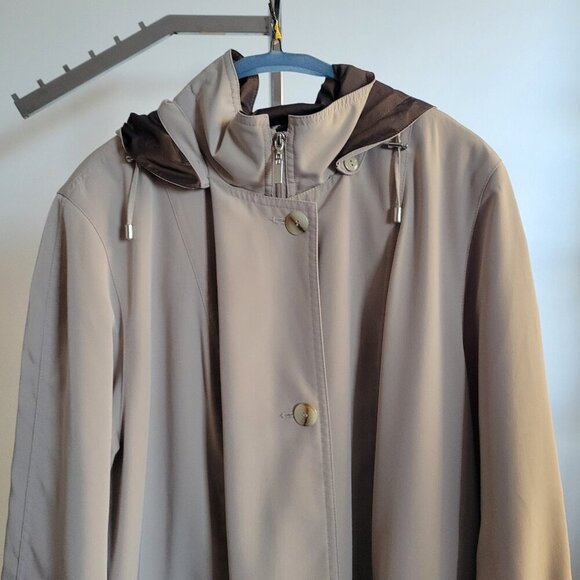 Gallery Woman Long- Hooded Light Beige Overcoat w/Removable Hood Liner (2X) - Picture 1 of 14